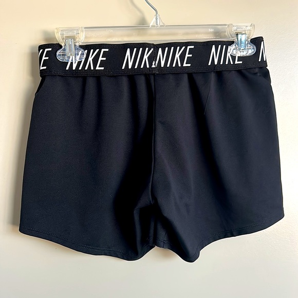 Nike Women’s Dry Training Shorts - Picture 2 of 3